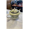 Image 5 : LOT OF ROYAL WORCESTER "BESSBOROUGHH" TEA SET-TEAPOT AND LID WITH 4CUPS AND SAUCERS
