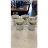 Image 1 : 4 OLD COUNTRY ROSE COFFEE MUGS
