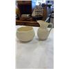 Image 8 : 4 BELLEEK IRELAND CHINA NEPTUNE SHELL FEET CUPS AND SAUCERS, AND TOY SHELL CREAM AND SUGAR