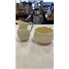 Image 9 : 4 BELLEEK IRELAND CHINA LIMPET CUPS AND SAUCERS, AND TOY SHELL CREAM AND SUGAR