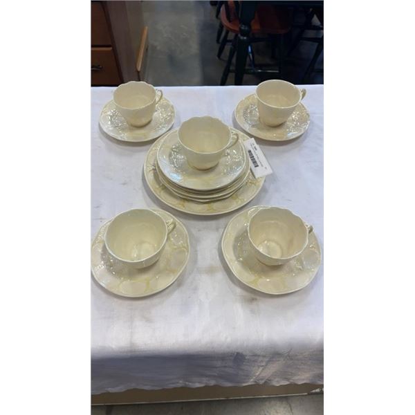 5 BELLEEK IRELAND CHINA CLAM SHELL CUPS AND SAUCERS, 4 SIDE PLATES, AND DINNER PLATE