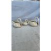 Image 2 : 3 BELLEEK IRELAND CHINA SWAN CREAMERS