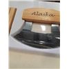 Image 2 : 3 ULU KNIFE SETS AND SHANON SUSSEX VOTIVE CANDLE HOLDERS