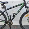 Image 2 : BLACK/WHITE CCM BIKE