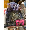 Image 1 : Decor and collectibles