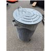 Image 1 : Garbage can