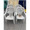Image 1 : 4 stacking chairs patio