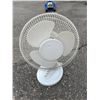 Image 1 : Table fan