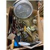 Image 1 : Kitchenware and clocks