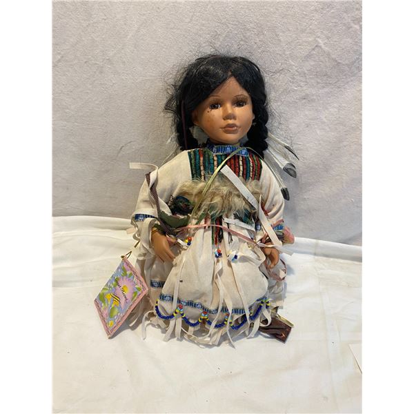 Beautiful doll has broken legs :(