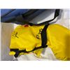 Image 2 : Safety kit and vest