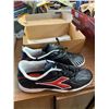 Image 1 : US 8 shoes