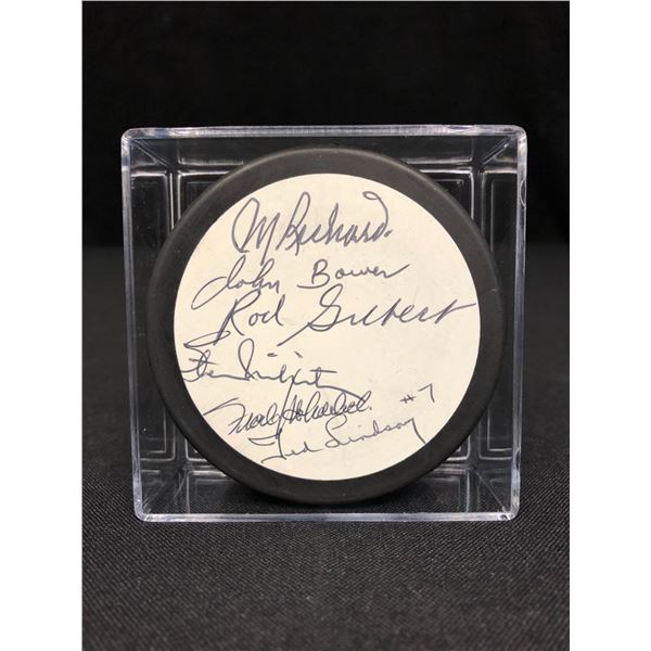 MULTI SIGNED VINTAGE HOCKEY PUCK( BOWER, RICHARD, LINDSEY, MAKITA, MAHOVOLICH