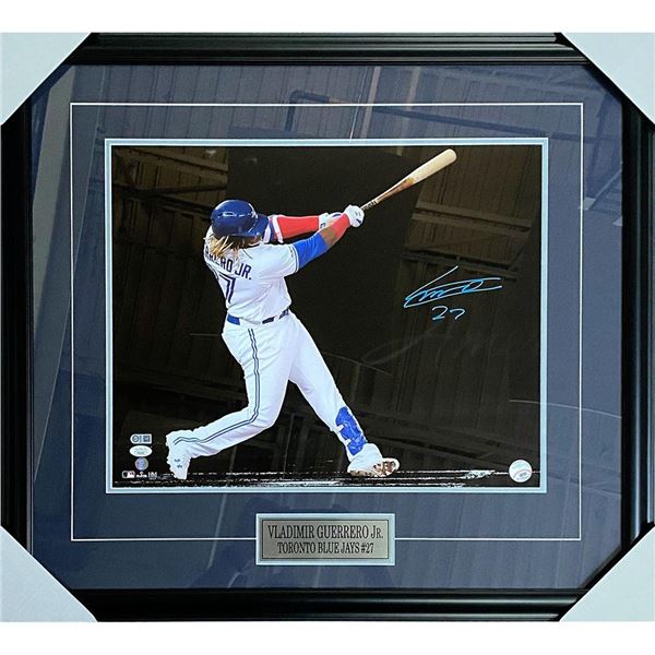 VLADIMIR GUERRERO JR SIGNED TORONTO BLUE JAYS 20 X 24 ( FROZEN POND COA)