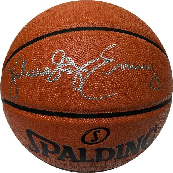 JULIUS ERVING SIGNED SPALDING BASKETBALL ( BECKETT COA)