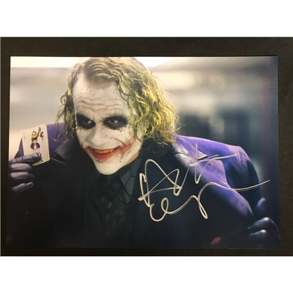 HEATH LEGER SIGNED DARK KNIGHT 8 X 10 ( RA COA)