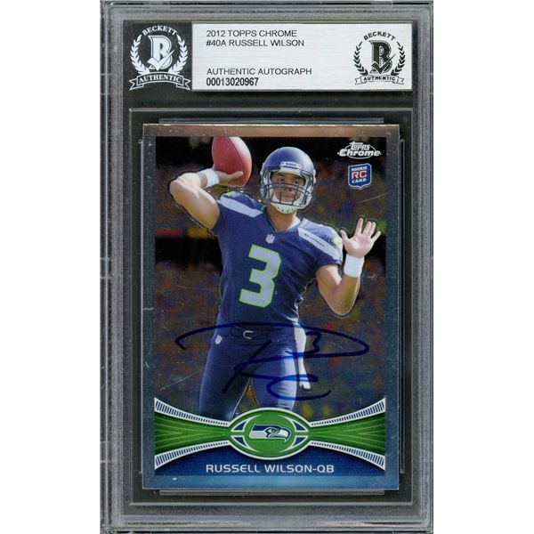 RUSSELL WILSON SIGNED 2012 TOPPS CHROME ROOKIE CARD ( BECKETT COA)