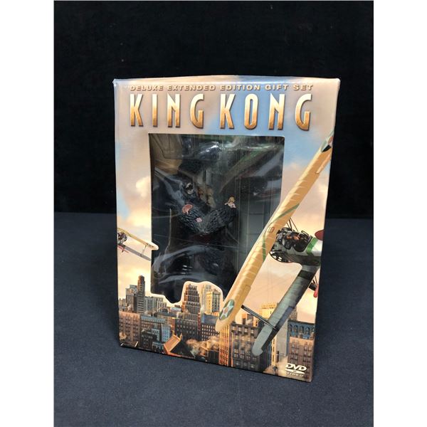 KING KONG DELUXE EDITION GIFT SET ( STATUE INCLUDED)