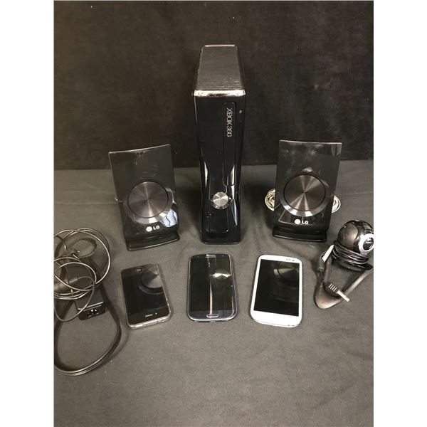 ELECTRONICS LOT INCLUDING XBOX 360 AND SMART PHONES