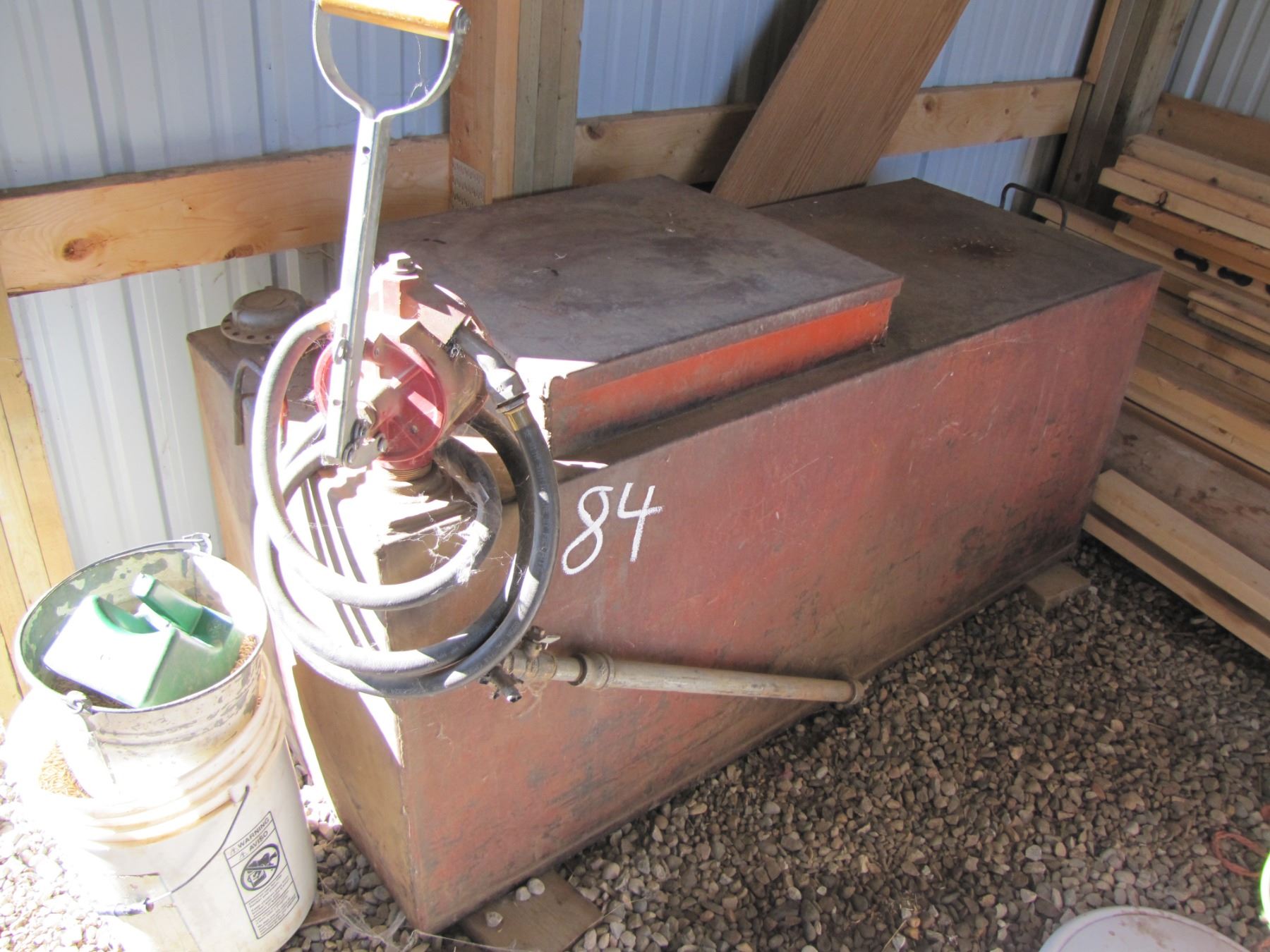 slip tank 100 gallon with manual pump and storage box