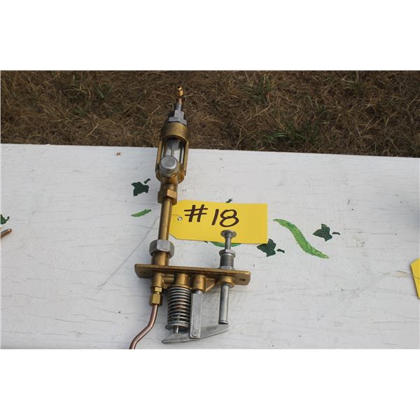 AUTOMATIC OILER FOR STATIONARY ENGINE