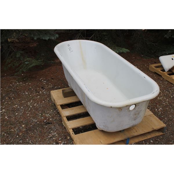 CLAW FOOT BATHTUB