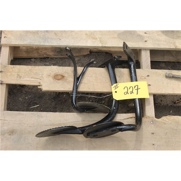 3 - BEAUTIFUL CARRIAGE STEPS