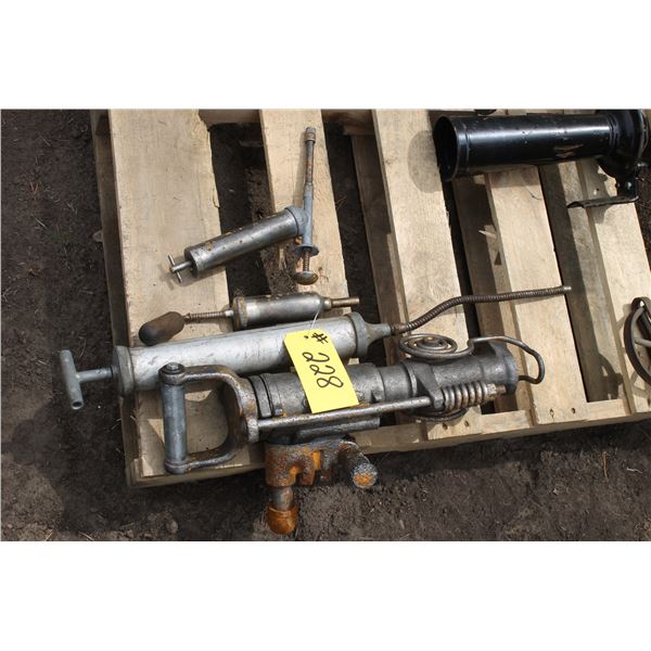3 - GREASE GUNS, 1 - JACKHAMMER