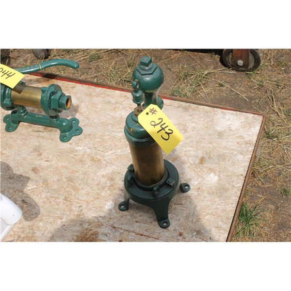 BALL TOP HAND WATER PUMP - GREEN