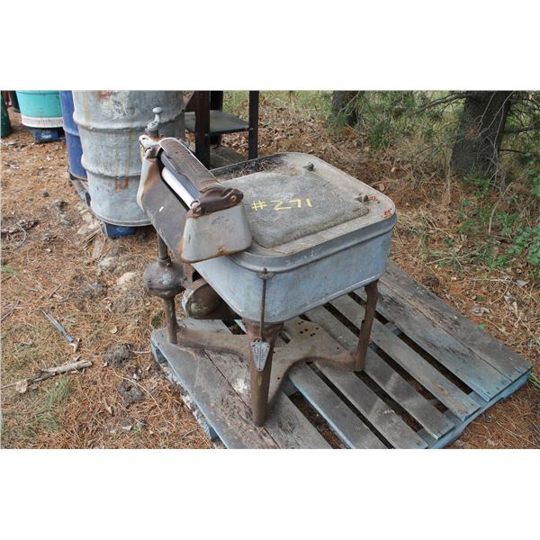 OLD MAYTAG WASHING MACHINE