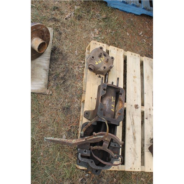 FAIRBANKS MORSE BOTTOM END & 1 HEAD - 3 HP, FARIBANKS MORSE BOTTOM END - 2 HP,  2 OTHER UNKNOWN, PAR