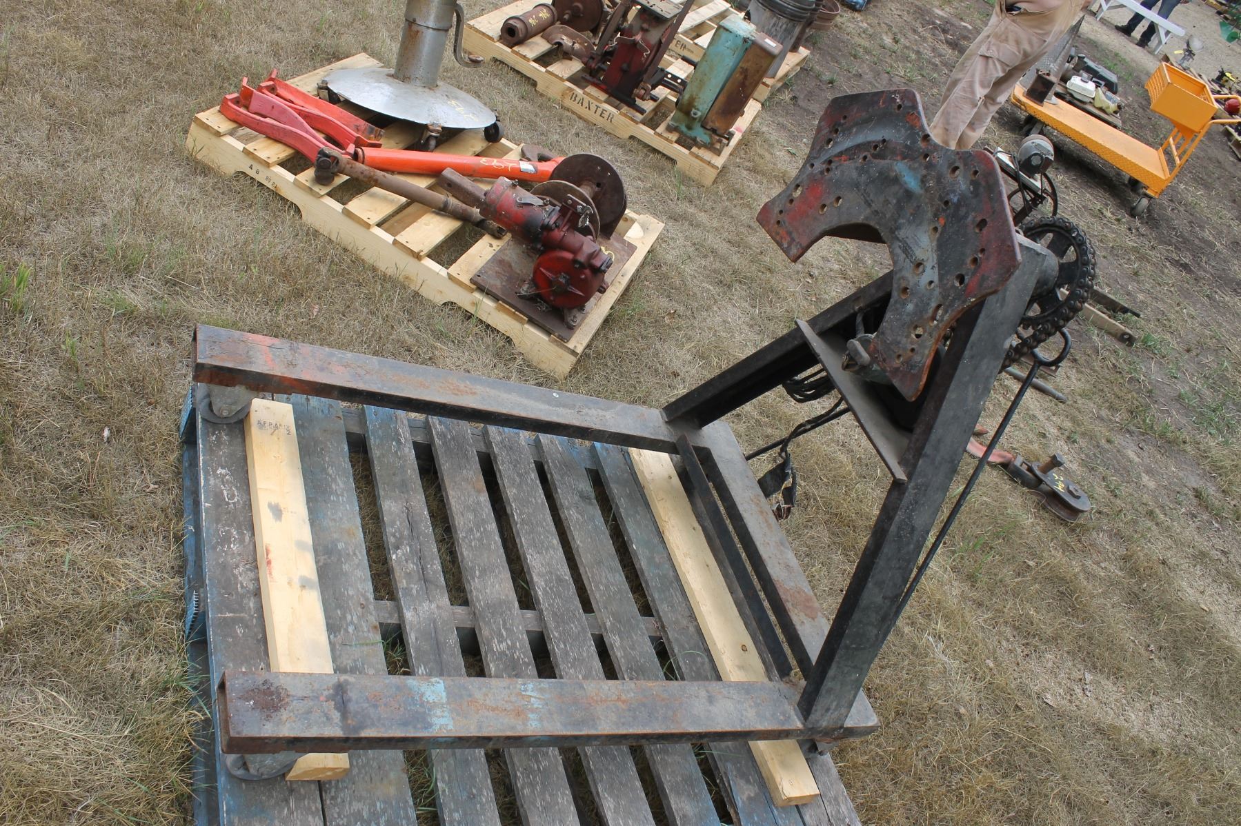 ELECTRIC MOTOR STAND