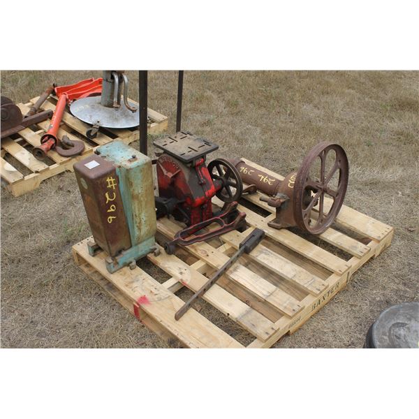 1 - MONARCH GEAR BOX FOR WATER PUMP,2 - UNKNOWN GEAR BOXES FOR WATER PUMPS