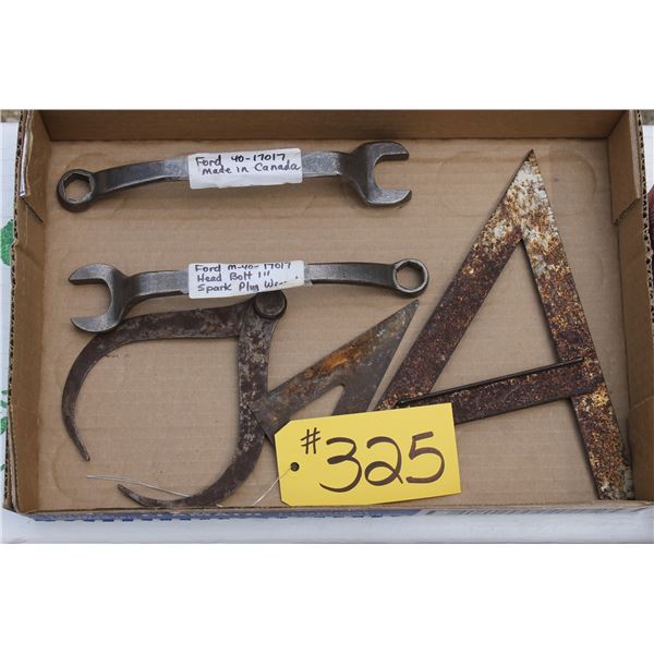 SPARK PLUG WRENCH, FORD 40-17017 TOOL, SQUARES & TRIANGLE