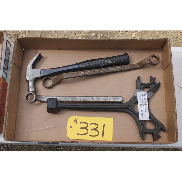 INTERNATIONAL HARVESTER MULTI-TOOL P1599,2 - BOX END WRENCHES, HAMMER