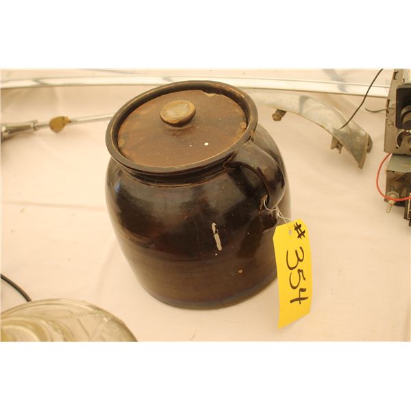 ONE HANDLED BEAN POT