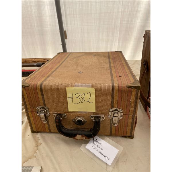 RCA VICTROLA WITH 3 CONTAINERS OF NEEDLES