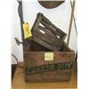 Image 1 : CANADA DRY CRATE, WRINGER FOR WASH MACHINE