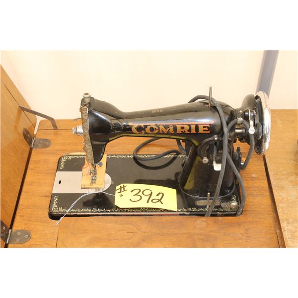 COMRIE ELECTRIC SEWING MACHINE & EXTRA PARTS,WORKING,