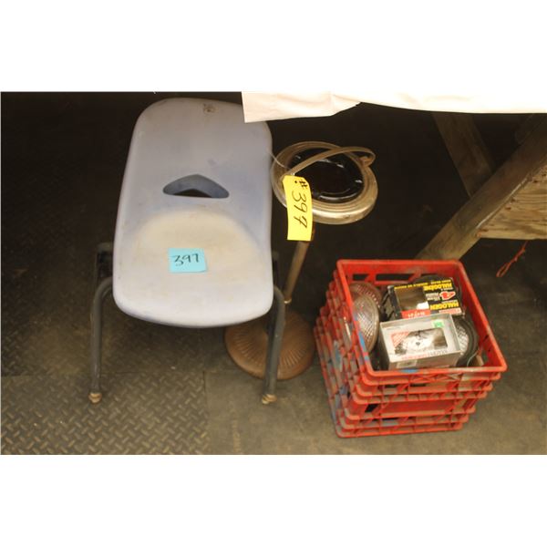 CRATE OF GLASS LIGHTS: 1 - RED LIGHT, 1 - STANLEY TRAILER LIGHT, 13 - CLEAR LIGHTS, STANDING ASHTRAY