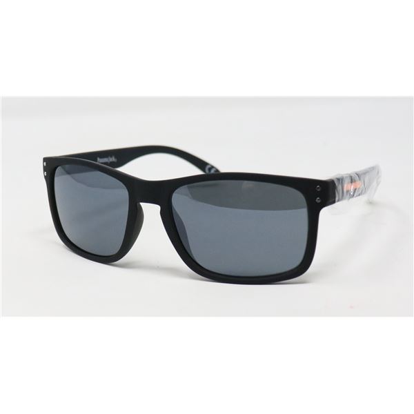 PAIR OF NEW PANAMA JACK SUNGLASSES