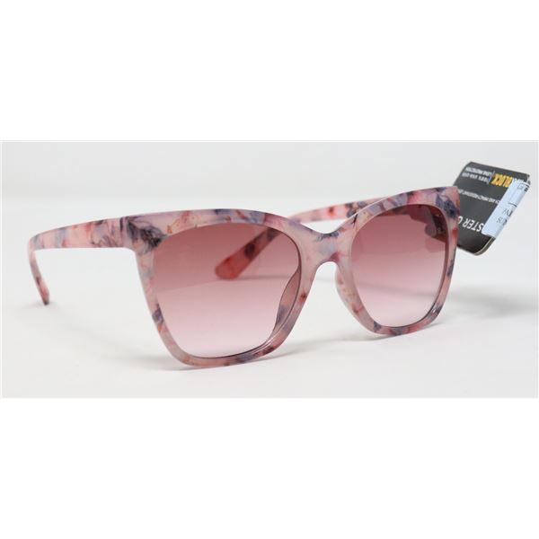 PAIR OF FOSTER GRANT SUNGLASSES