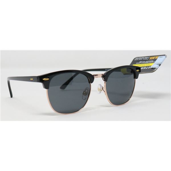 PAIR OF FOSTER GRANT SUNGLASSES