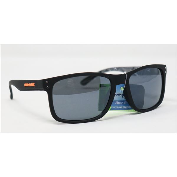 PAIR OF NEW PANAMA JACK SUNGLASSES