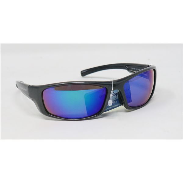PAIR OF PANAMA JACK SUNGLASSES