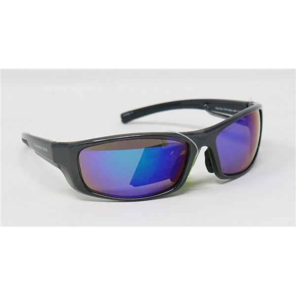 PAIR OF PANAMA JACK SUNGLASSES