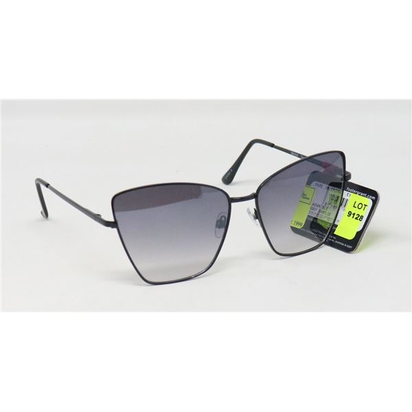 PAIR OF FOSTER GRANT SUNGLASSES