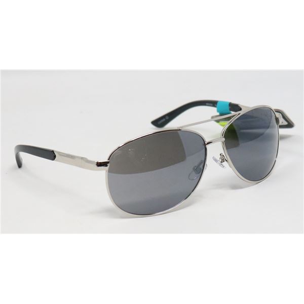 PAIR OF FOSTER GRANT SUNGLASSES