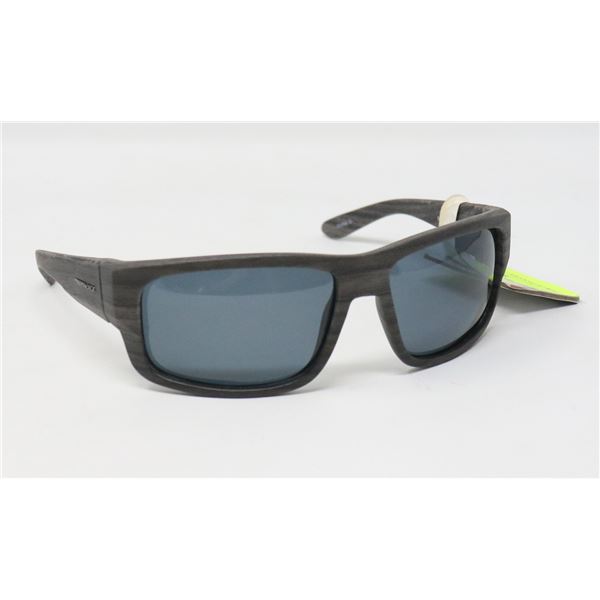 PAIR OF PANAMA JACK SUNGLASSES