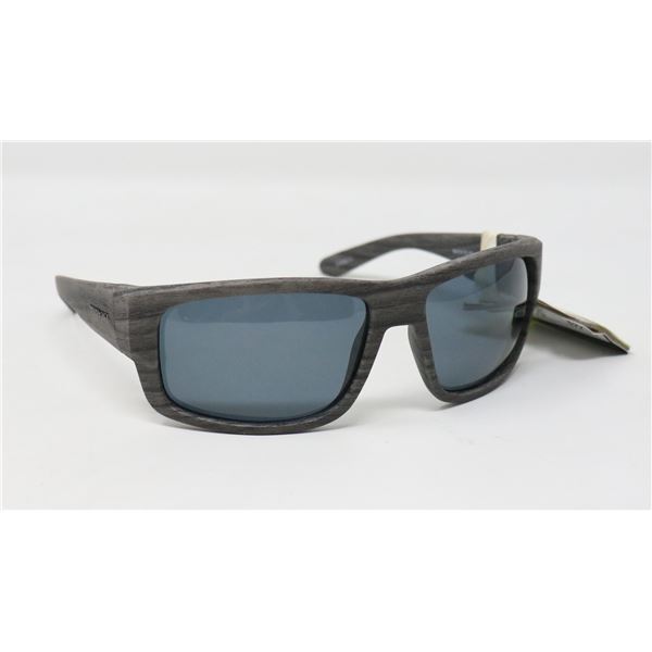 PAIR OF PANAMA JACK SUNGLASSES